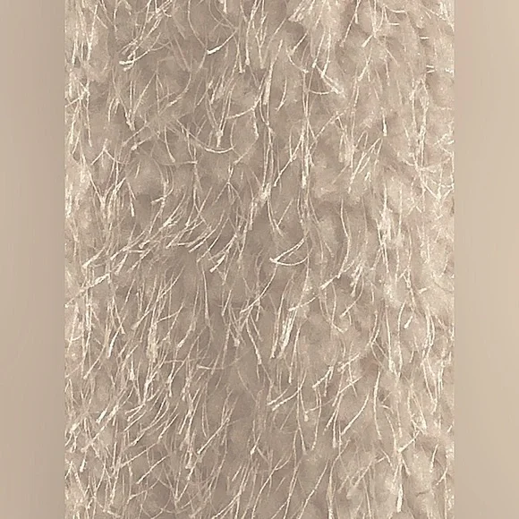 Betsey Johnson Faux Fur Off White Vest .Front Hook Eye Close and Pockets. Size M - Picture 13 of 13